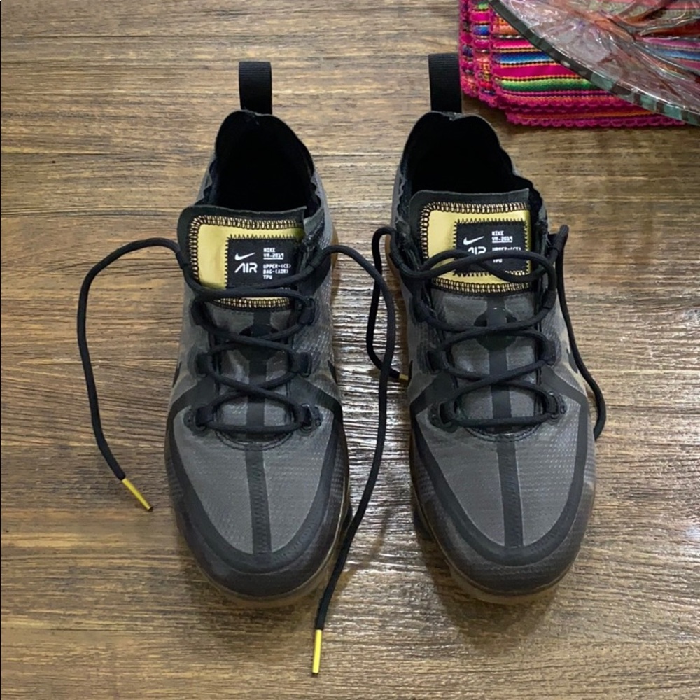 Nike size 5 youth